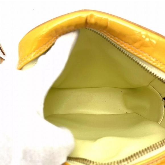 Louis Vuitton Yellow Crossbody Bag - Picture 5 of 14